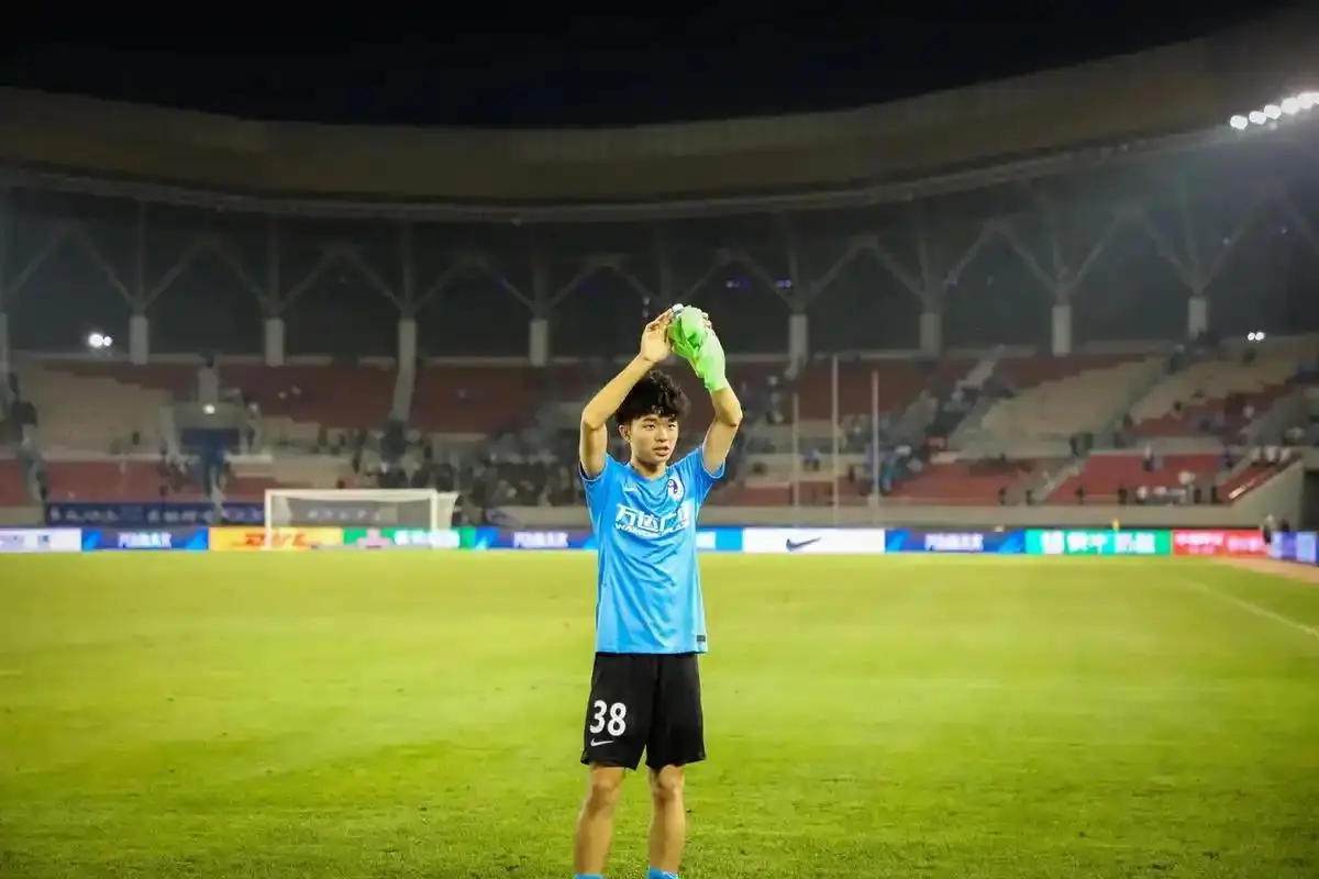 黑马球队, 乐部官方宣, 深圳健力宝