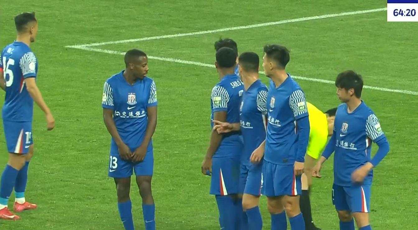 从而遭遇, 在与中超排, 申花主场迎